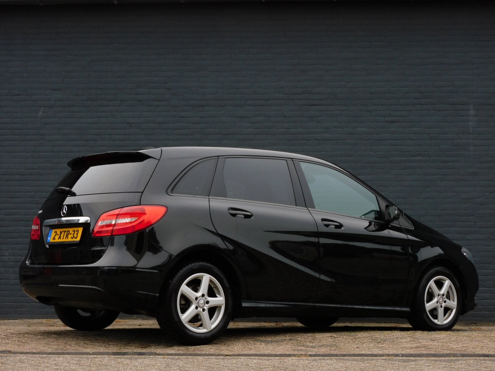 Mercedes-Benz B-Klasse 180 Ambition Comfort TOPSTAAT! PANO/S, Auto's, Dealer onderhouden, 4 cilinders, 17 km/l, 66 €/maand