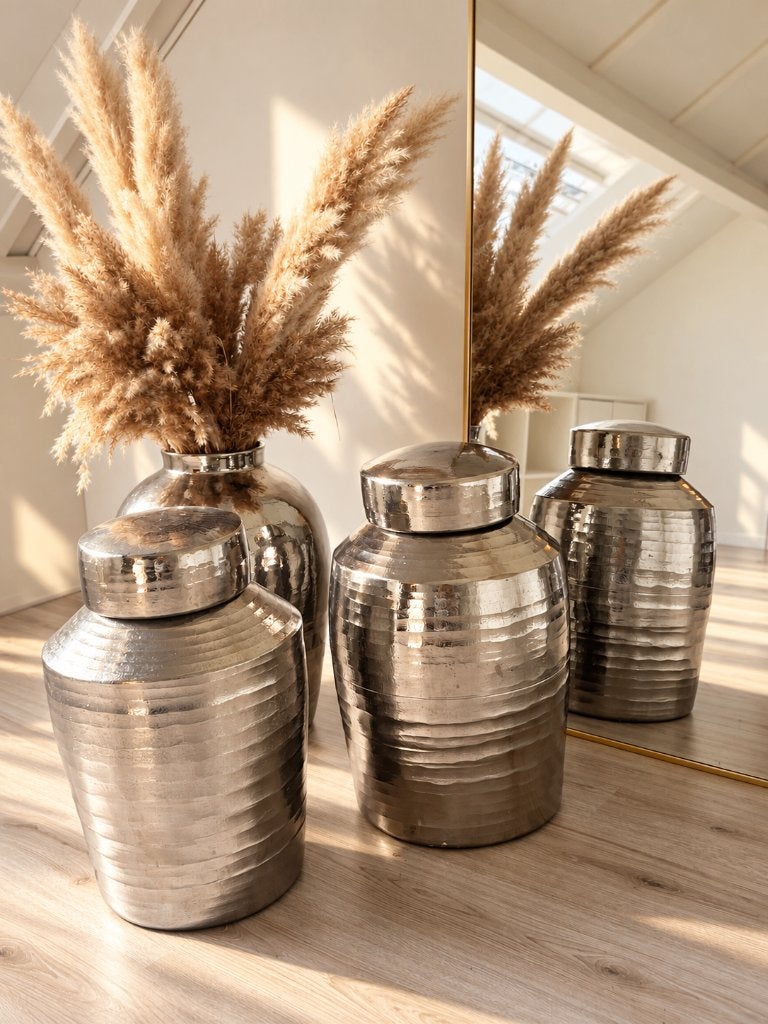 Set van 2 grote zilver/chroom aardewerk vazen met deksel, Ophalen, Met deksel, Zo goed als nieuw, 55 cm