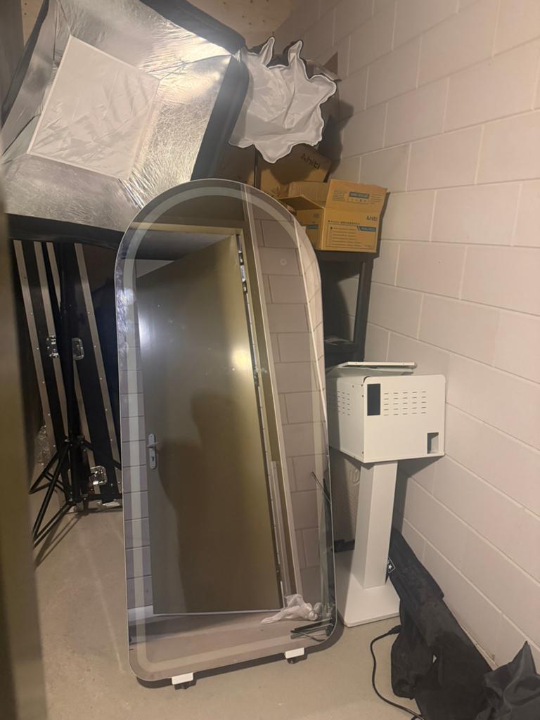 Photobooth te koop, Hobby en Vrije tijd, Feestartikelen | Verhuur, Ophalen of Verzenden, Zo goed als nieuw, Overige