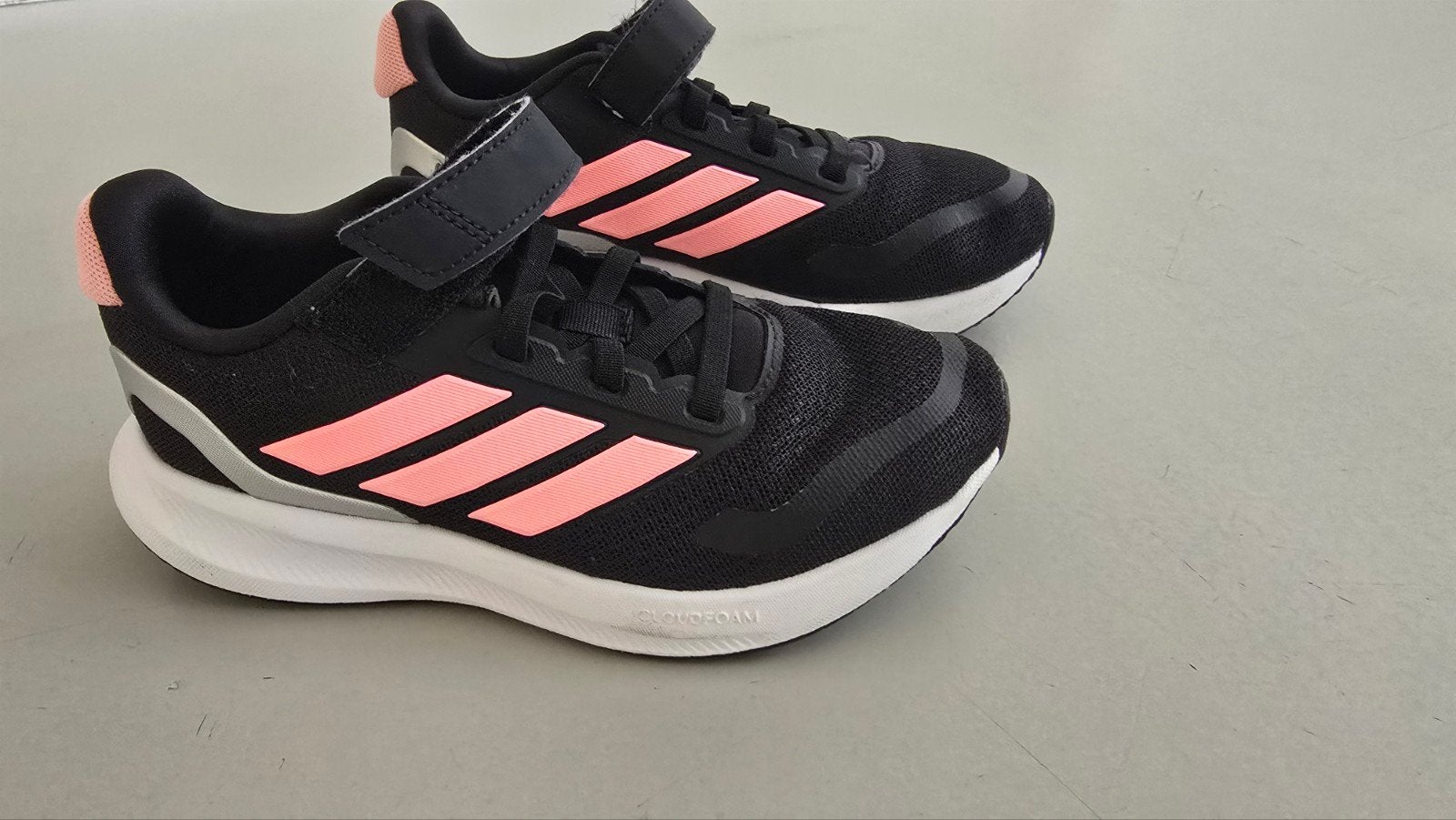 Adidas maat 33 met klittenband, Ophalen of Verzenden, Zo goed als nieuw, Overige typen, Adidas
