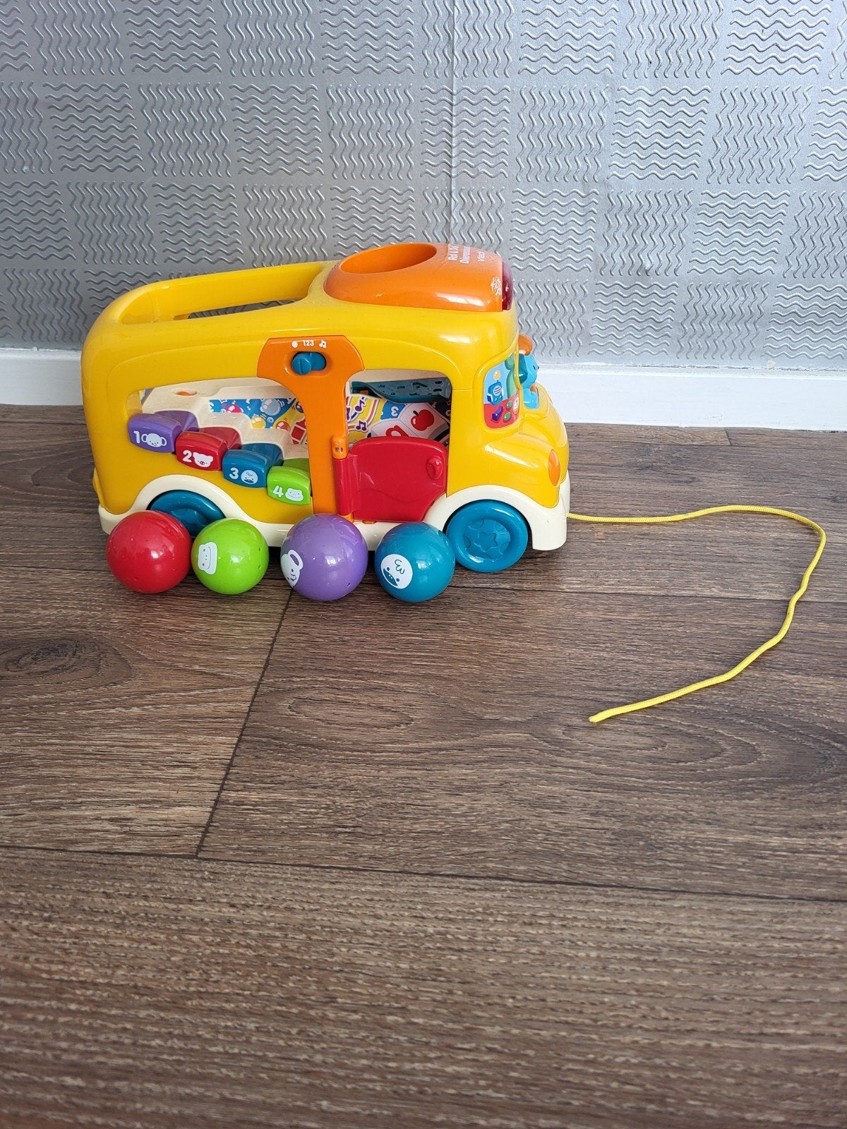 VTech Baby Speelbus met ballen, licht en geluid, Kinderen en Baby's, Ophalen of Verzenden, Zo goed als nieuw, Auto, Met licht