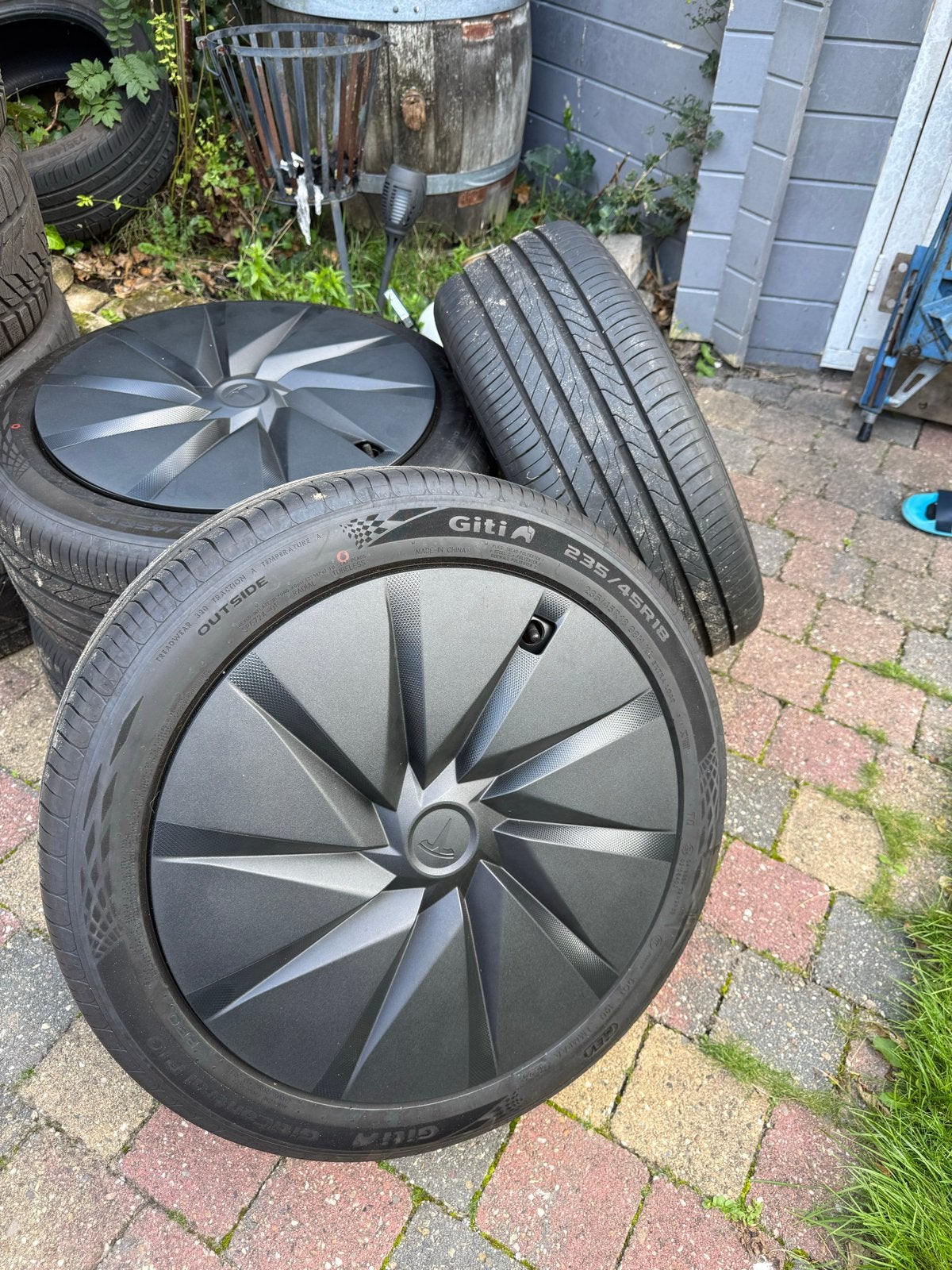 Tesla Model 3 18 inch velgen met Giti zomerbanden, Ophalen, 18 inch, Gebruikt, Banden en Velgen