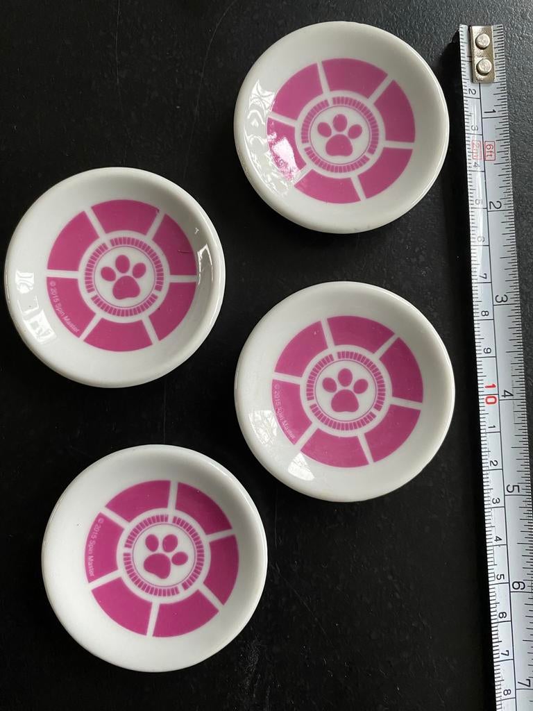 4 mini schoteltje met roze pootafdruk kat hond, Keramiek, Ophalen of Verzenden, Overige stijlen, Schaal of Schalen