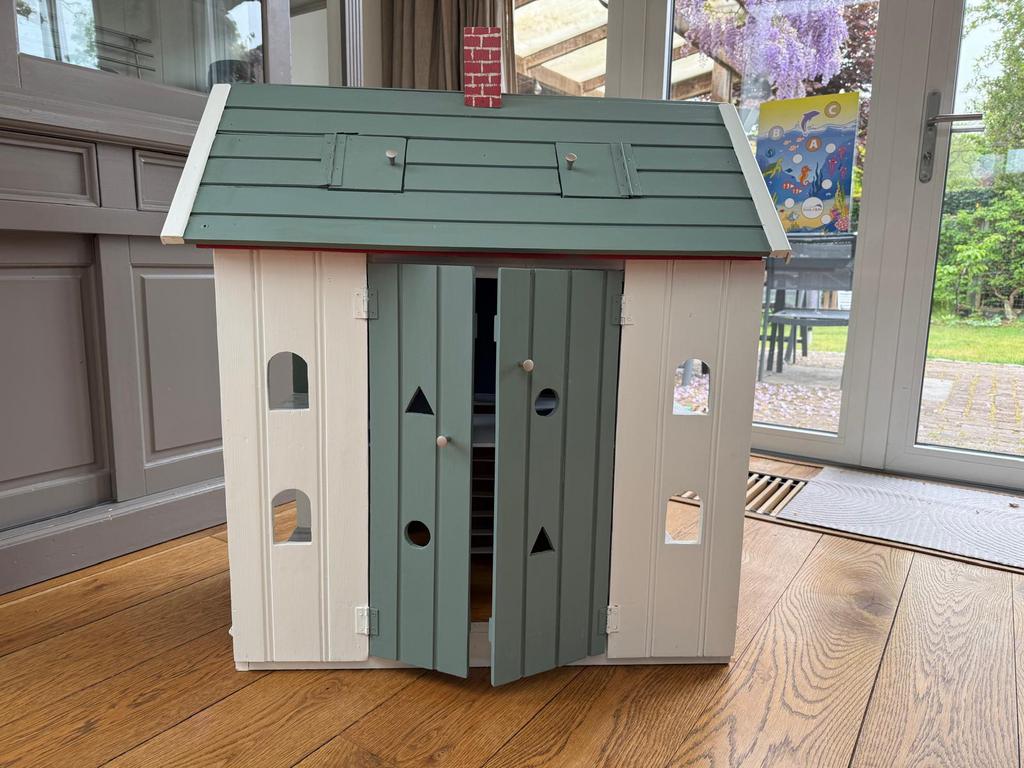 Houten poppenhuis (hand gemaakt), Ophalen, Zo goed als nieuw, Hout