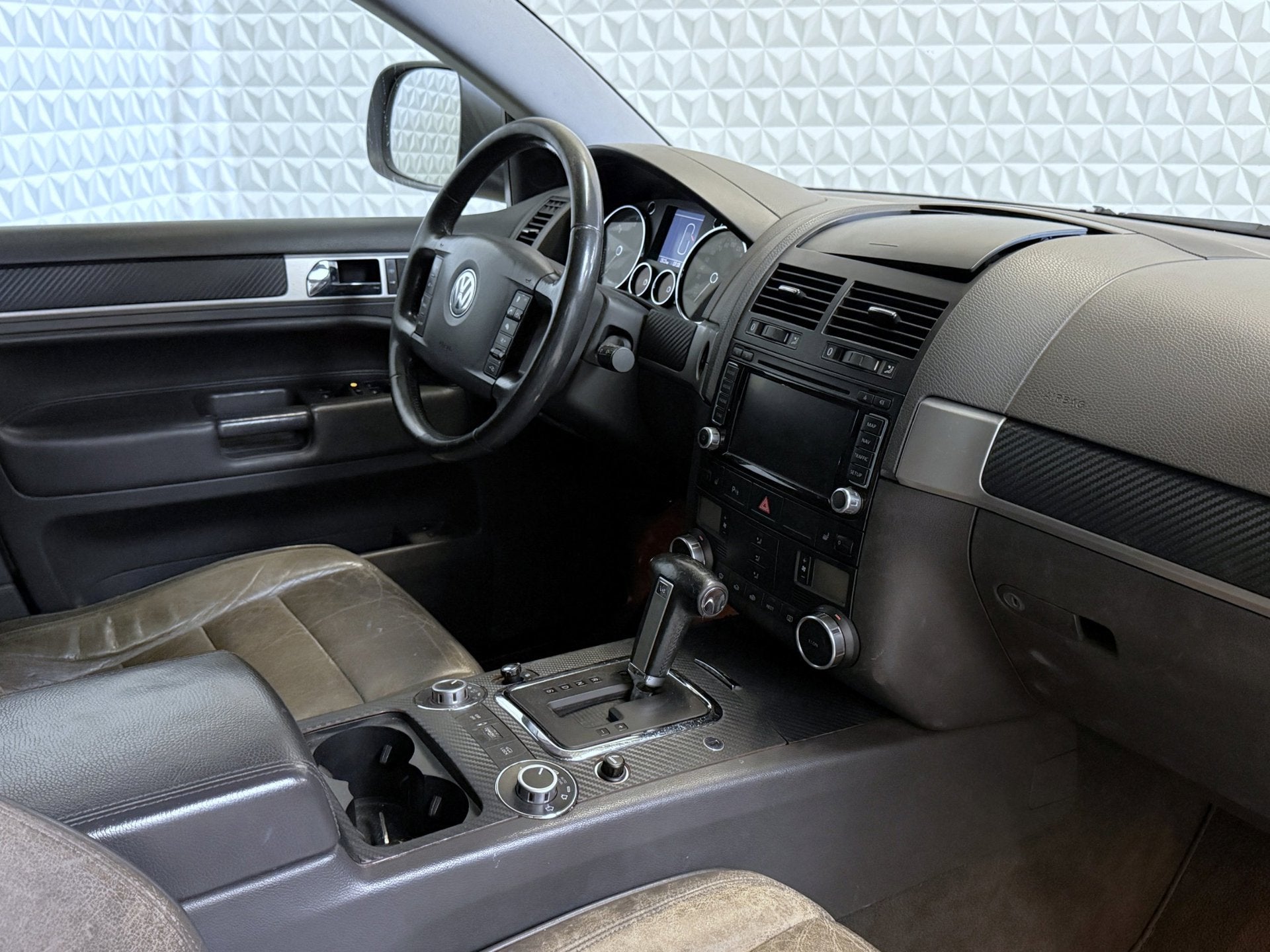 Volkswagen Touareg 3.0 V6 TDI FACELIFT / GRIJS KENTEKEN(2006, Auto's, Automaat, Gebruikt, Volkswagen, Zwart