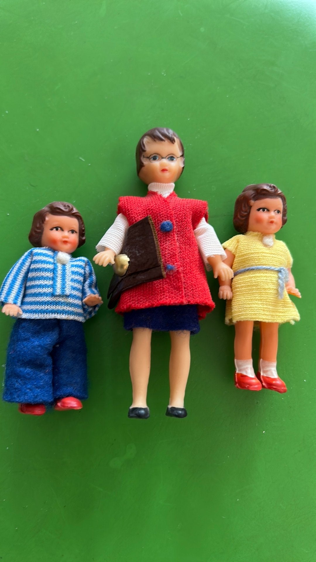 Antieke Ari poppenhuis popjes 1, Verzamelen, Poppenhuizen en Toebehoren, Ophalen of Verzenden, Zo goed als nieuw, Poppenhuis