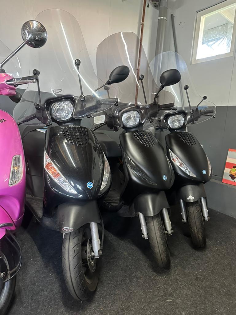 Zoek jij een nieuwe scooter? Altijd 30+ scooters op voorraad, Ophalen, Zo goed als nieuw, Benzine