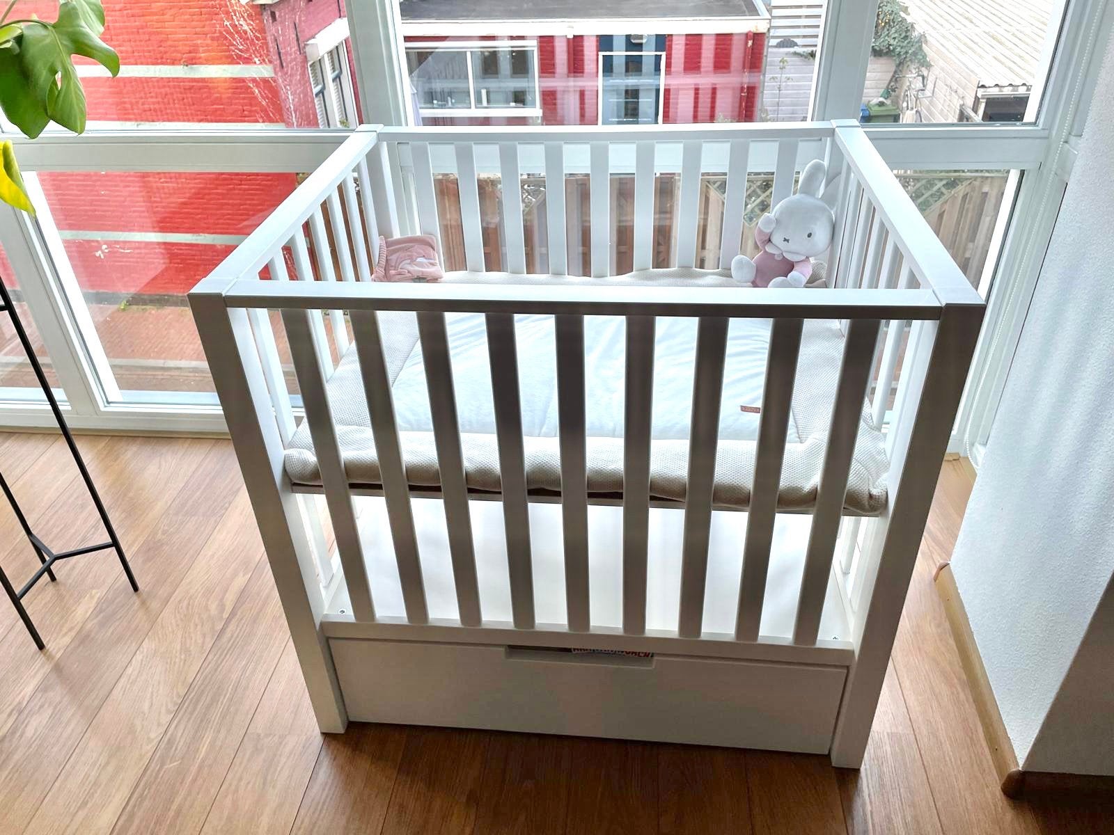 Europe Baby Mees box mat wit + lade + Baby’s Only boxkleed, Ophalen, Gebruikt, Vierkant, In hoogte verstelbaar
