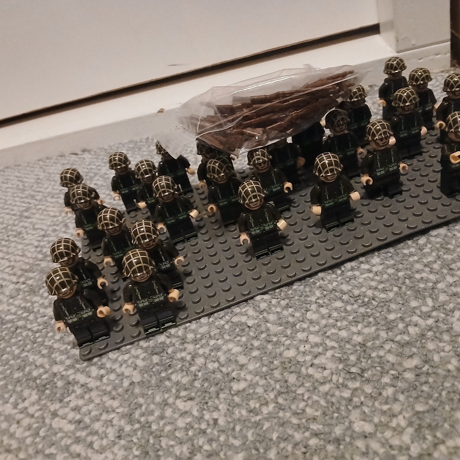 30 Lego soldaten met wapens - Leger minifiguren, Ophalen of Verzenden, Gebruikt, Overige merken