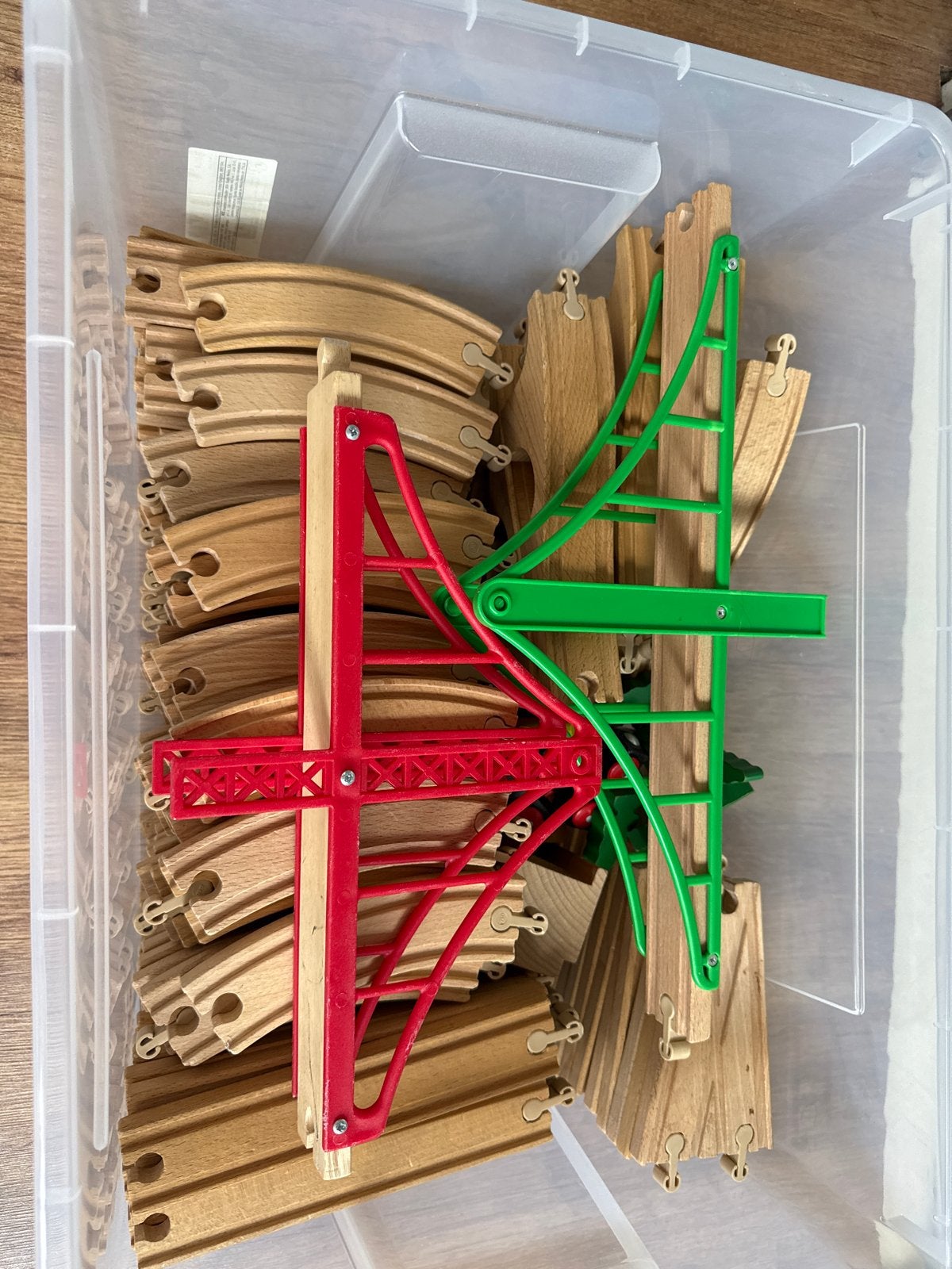Grote set houten treinrails met bruggen en accessoires, Ophalen of Verzenden, Gebruikt, Rij- of Hobbelspeelgoed