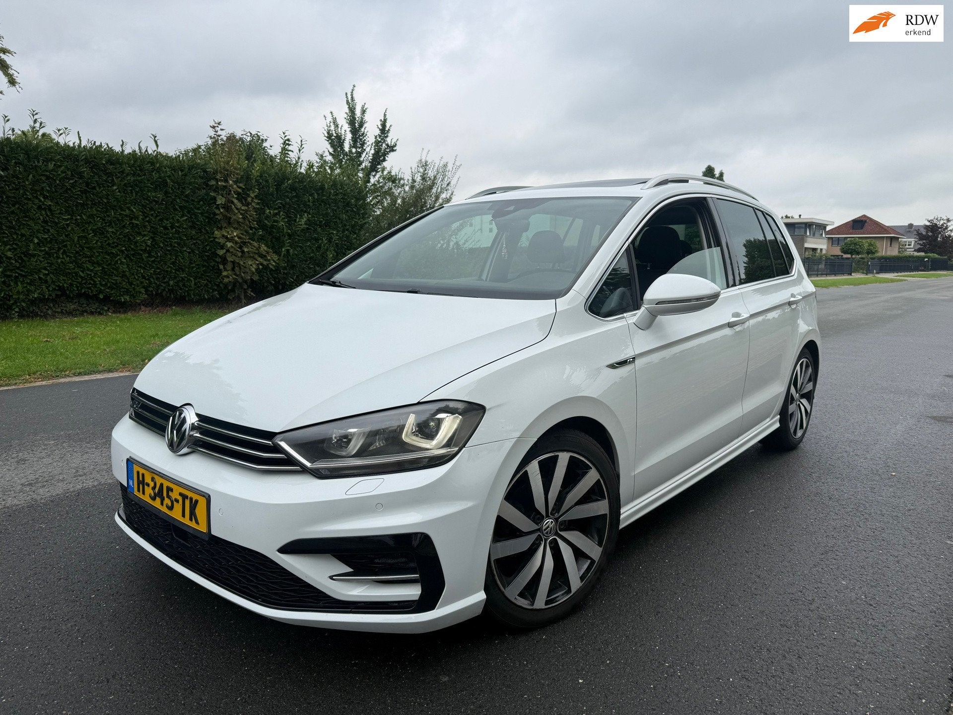 Volkswagen Golf Sportsvan 1.4 TSI Highline 3xR-LINE/DSG/PANO, Dealer onderhouden, 125 pk, Gebruikt, Euro 6