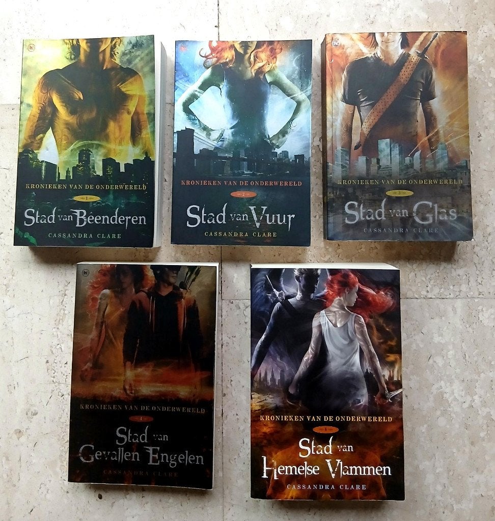 Kronieken Onderwereld CLARE (5x) Stad Vuur Glas Engelen Vlam, Boeken, Ophalen of Verzenden, Gelezen, Cassandra Clare