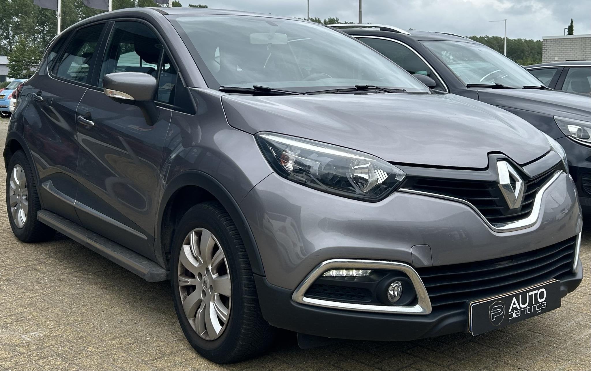 Renault Captur 0.9 TCe Expression 90PK | NL AUTO | Trekhaak, Voorwielaandrijving, 898 cc, Stof, Gebruikt