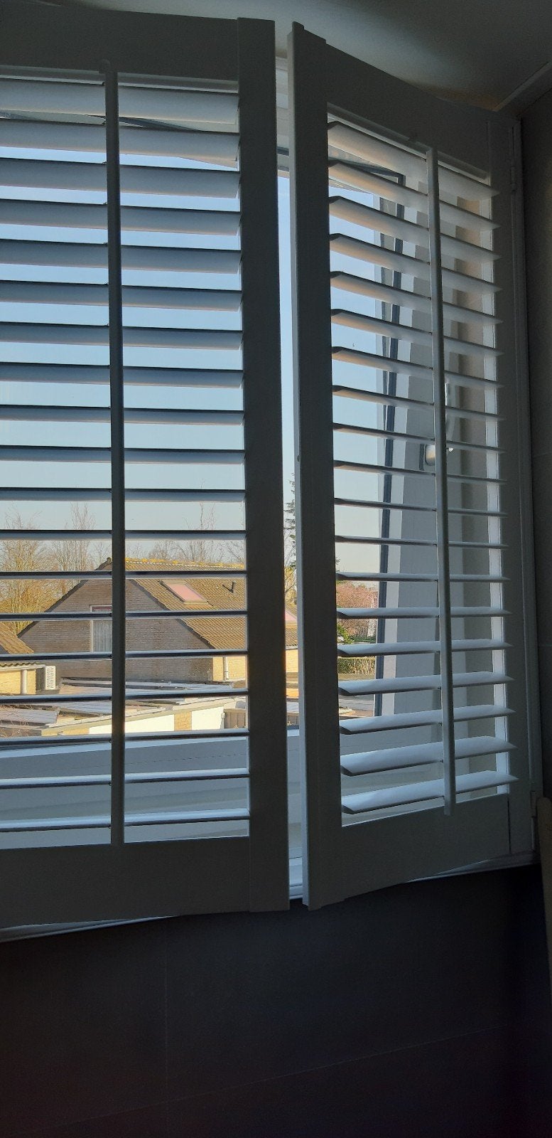 Witte houten shutters voor ramen, Huis en Inrichting, Stoffering | Gordijnen en Lamellen, Gebruikt, Wit, Ophalen
