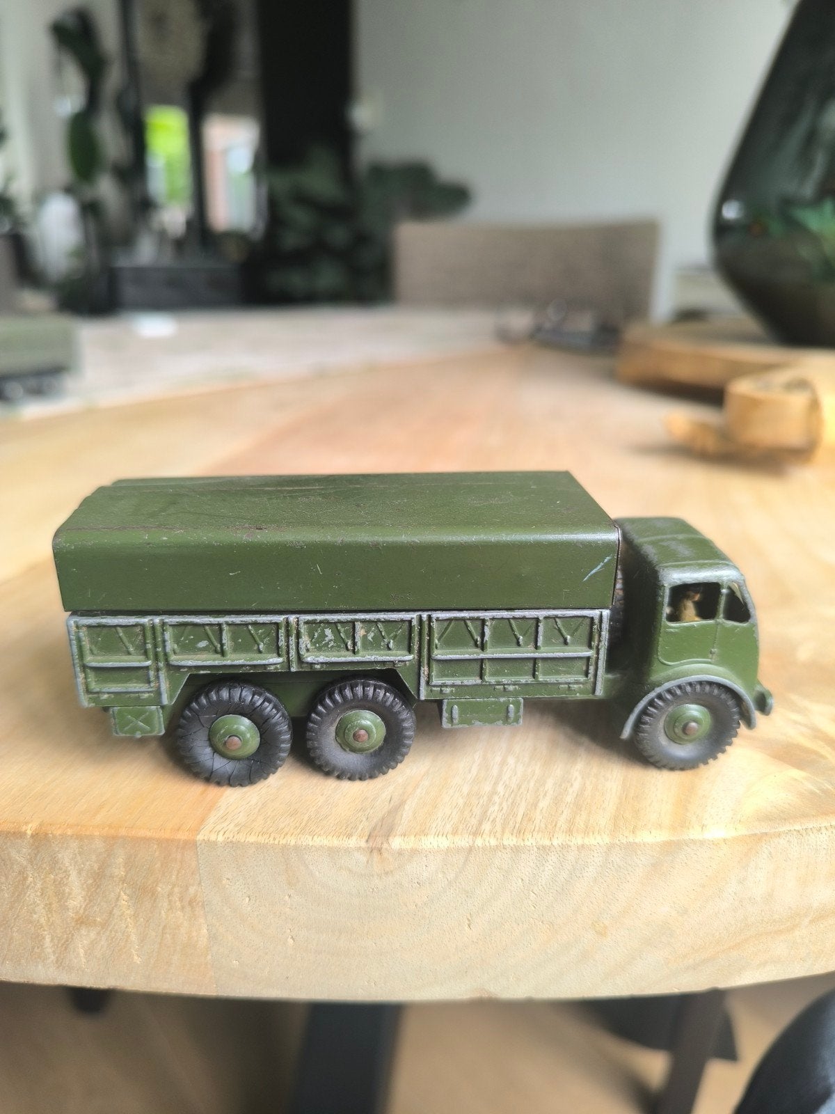 Dinky Toys 10 Ton Army Truck met chauffeur, Ophalen of Verzenden, Gebruikt, Bus of Vrachtwagen, Dinky Toys