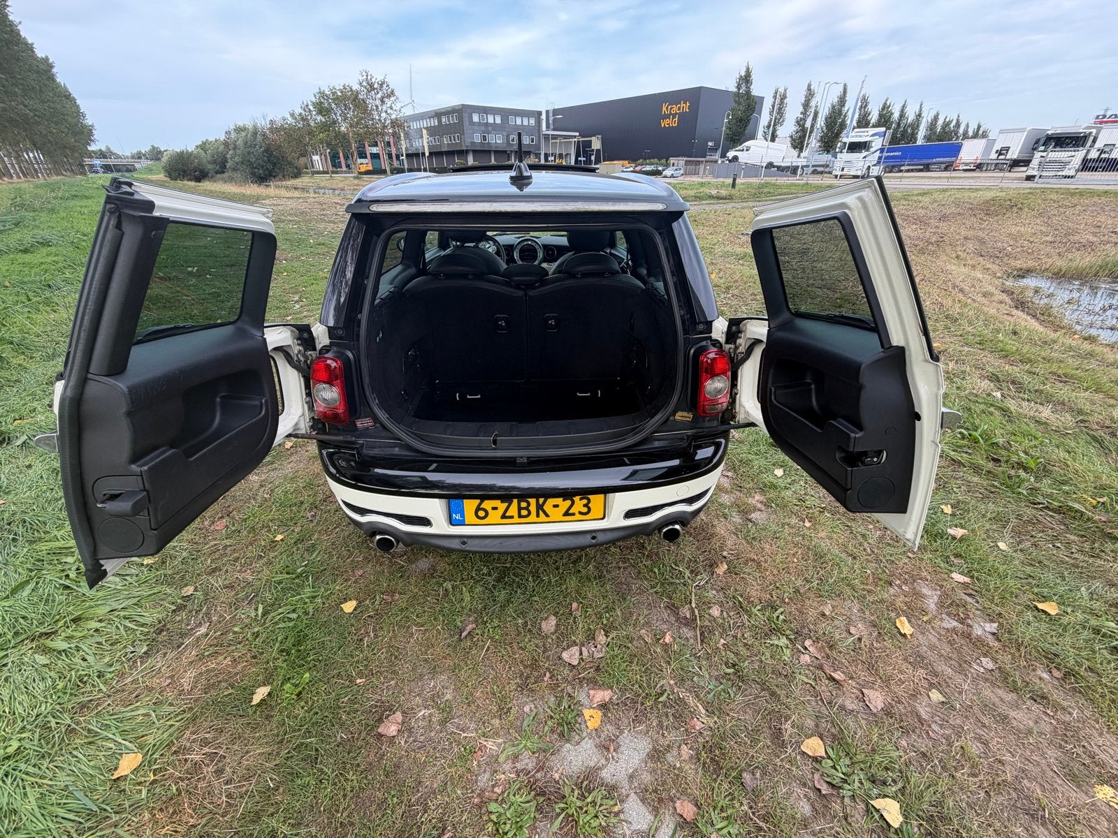 Foto 21 van Mini Clubman 1.6 Cooper S AUT 2008 Wit