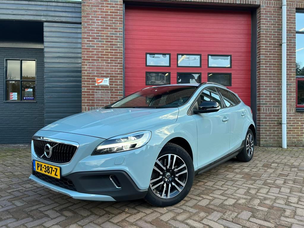 Volvo V40 Cross Country 1.5 T3  Nordic+, Auto's, Volvo, 1498 cc, 700 kg, Blauw, Leder en Stof