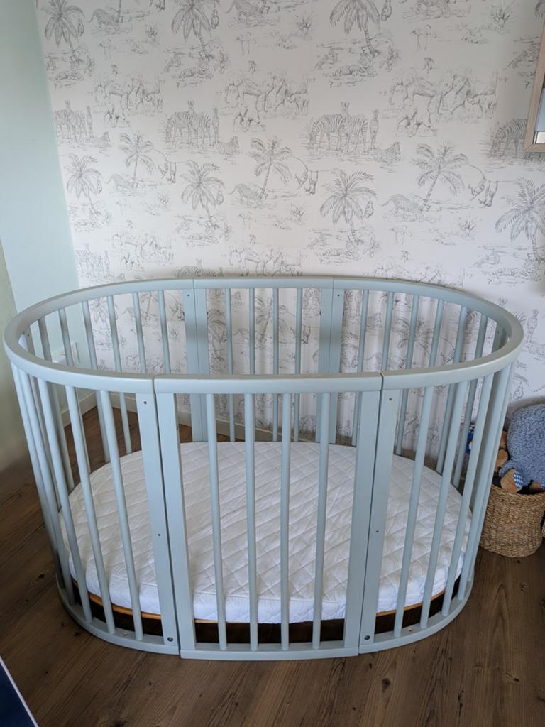 Stokke bed incl matras, Kinderen en Baby's, Babywiegjes en Ledikanten, Ophalen, Zo goed als nieuw, Ledikant