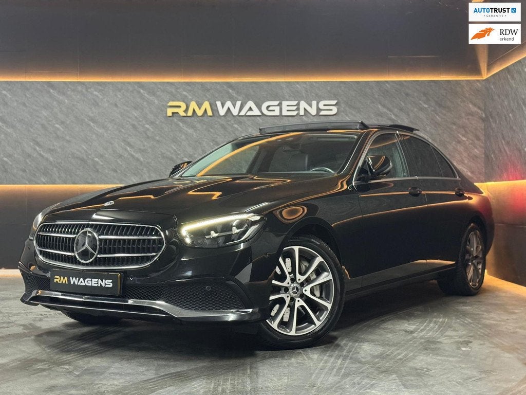Mercedes-Benz E-klasse 300 e AMG Line |PANO|BURMEISTER|TREKH, Auto's, Mercedes-Benz, Achterwielaandrijving, Gebruikt, Euro 6, 4 cilinders
