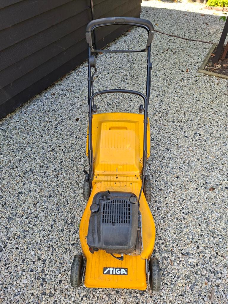 Stiga Benzine Grasmaaier - Gebruikt, Goede Staat, Tuin en Terras, Grasmaaiers, Cirkelmaaier, Gebruikt, Stiga, Ophalen of Verzenden