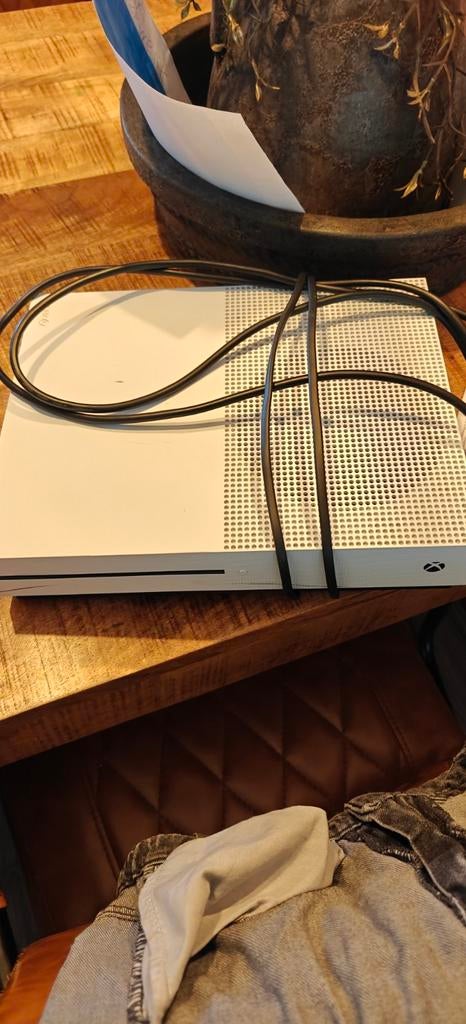 Xbox One S - Wit, Goede Staat, 1 speler, Ophalen, Gebruikt, Vanaf 3 jaar