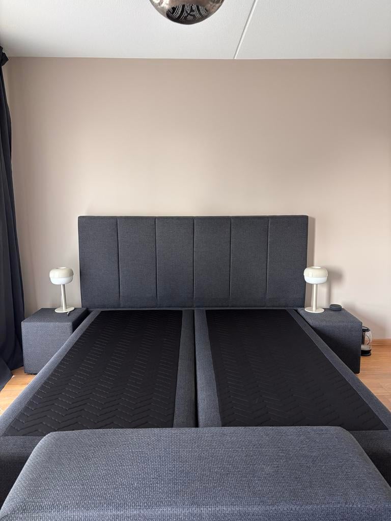 Pullmann Luxury Boxspring180x200 bed, 2 nightstands + bench, Ophalen, Tweepersoons, Zo goed als nieuw, 180 cm