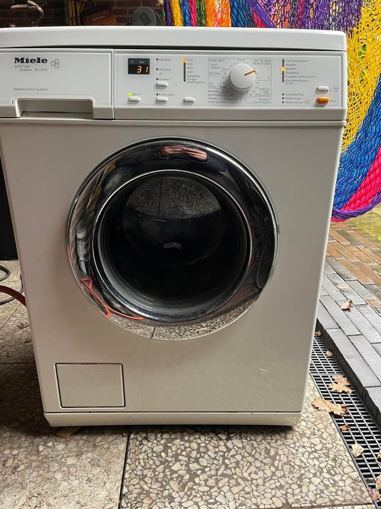 Miele Wasmachinne, Witgoed en Apparatuur, Wasmachines, Ophalen, 1200 tot 1600 toeren, 4 tot 6 kg, Zo goed als nieuw