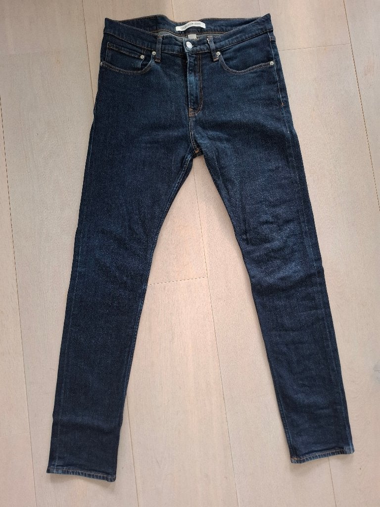 Calvin Klein Jeans Donkerblauwe skinny jeans maat W33/L34, Kleding | Heren, Blauw, Ophalen of Verzenden, Zo goed als nieuw, W33 - W34 (confectie 48/50)
