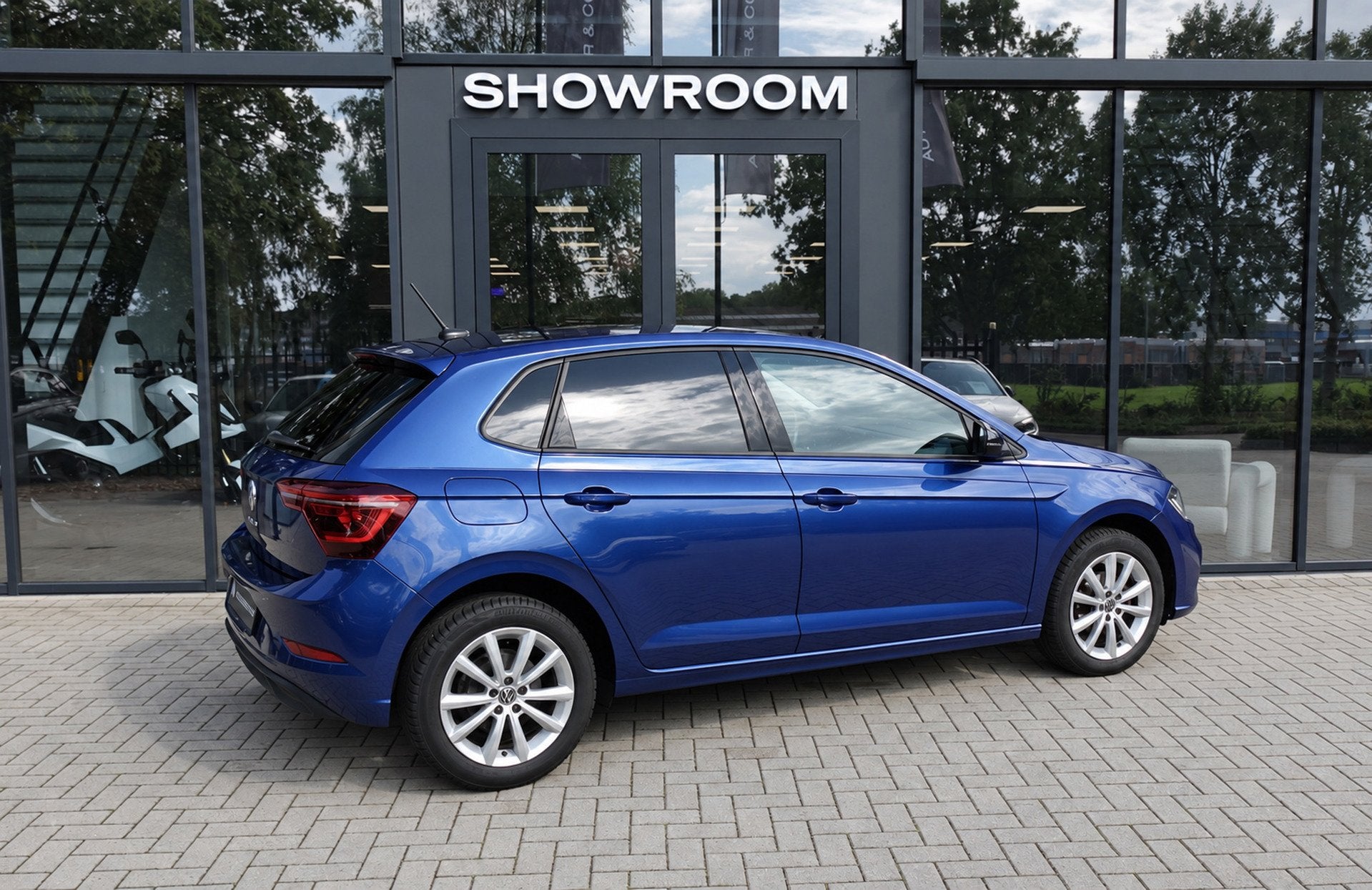 Volkswagen POLO 1.0 TSI R-Line Business KEYLESS CARPLAY CAM, Dealer onderhouden, Gebruikt, 95 pk, Bedrijf