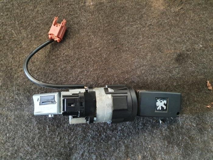 Kontaktslot + Sleutel van een Peugeot 207, Gebruikt, -, -, -