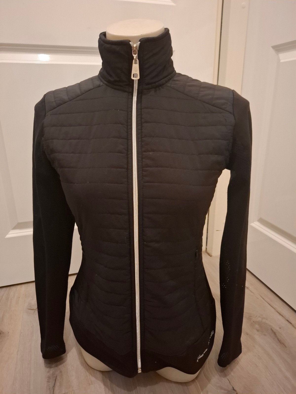 Zgan laura garelli vest xs, Laura garelli, Dressuur, Lauren garelli, Laura garelli