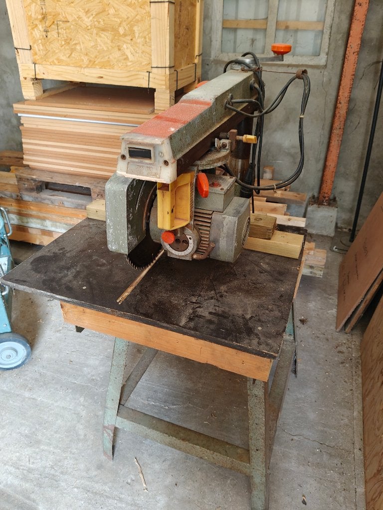 Dewalt DW-110 Power Shop Afkortzaag op statief