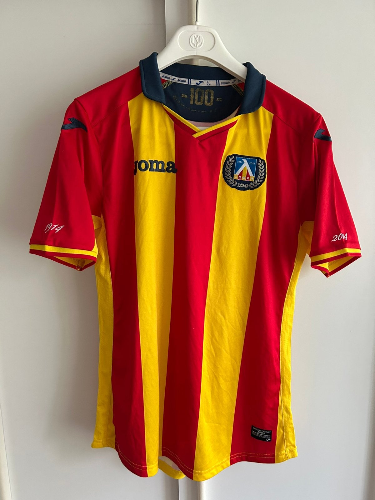 Voetbalshirt voetbal shirt Levski Sofia 1914-2014 100 jaar, Maat S, Ophalen of Verzenden, Zo goed als nieuw, Shirt