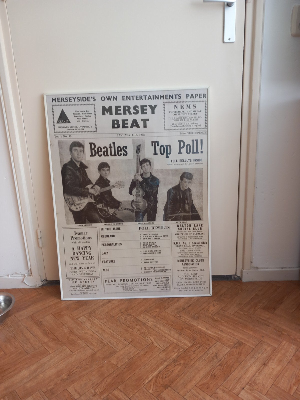 poster beatles ingelijst 80 bij 60 cm, Ophalen, A1 t/m A3, Muziek