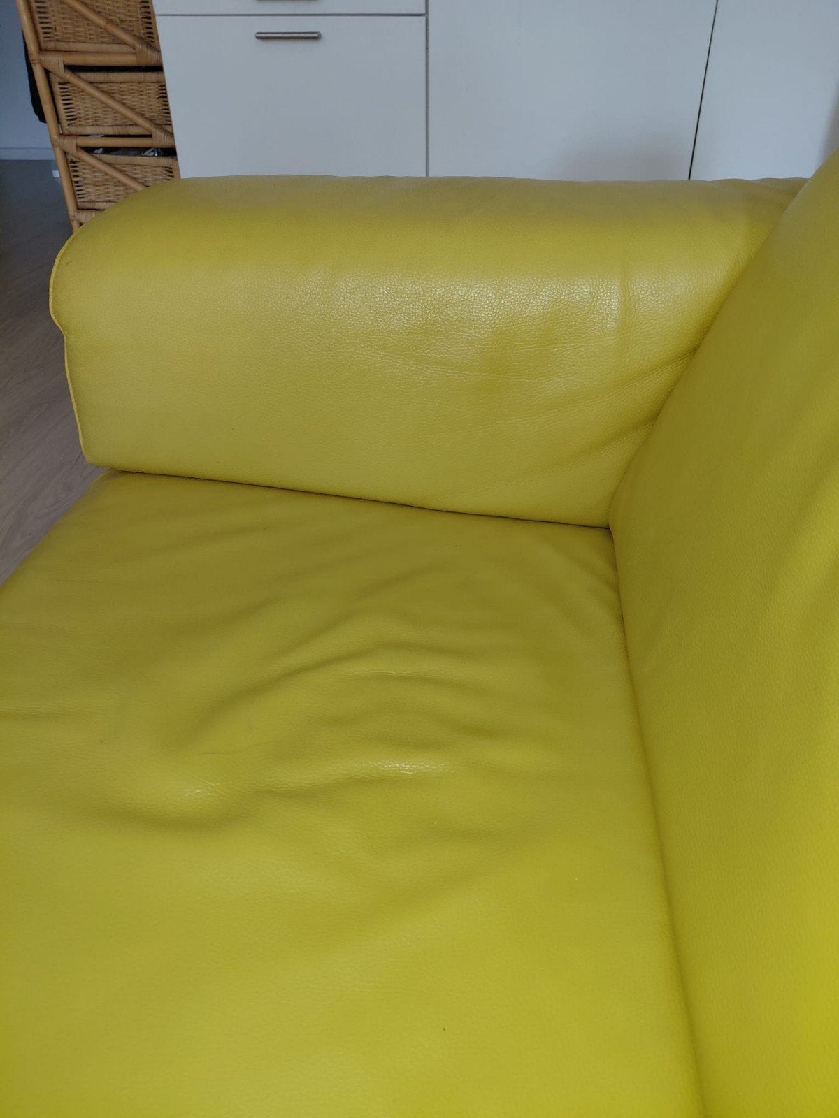 Gele leren bank, Antiek en Kunst, Ophalen
