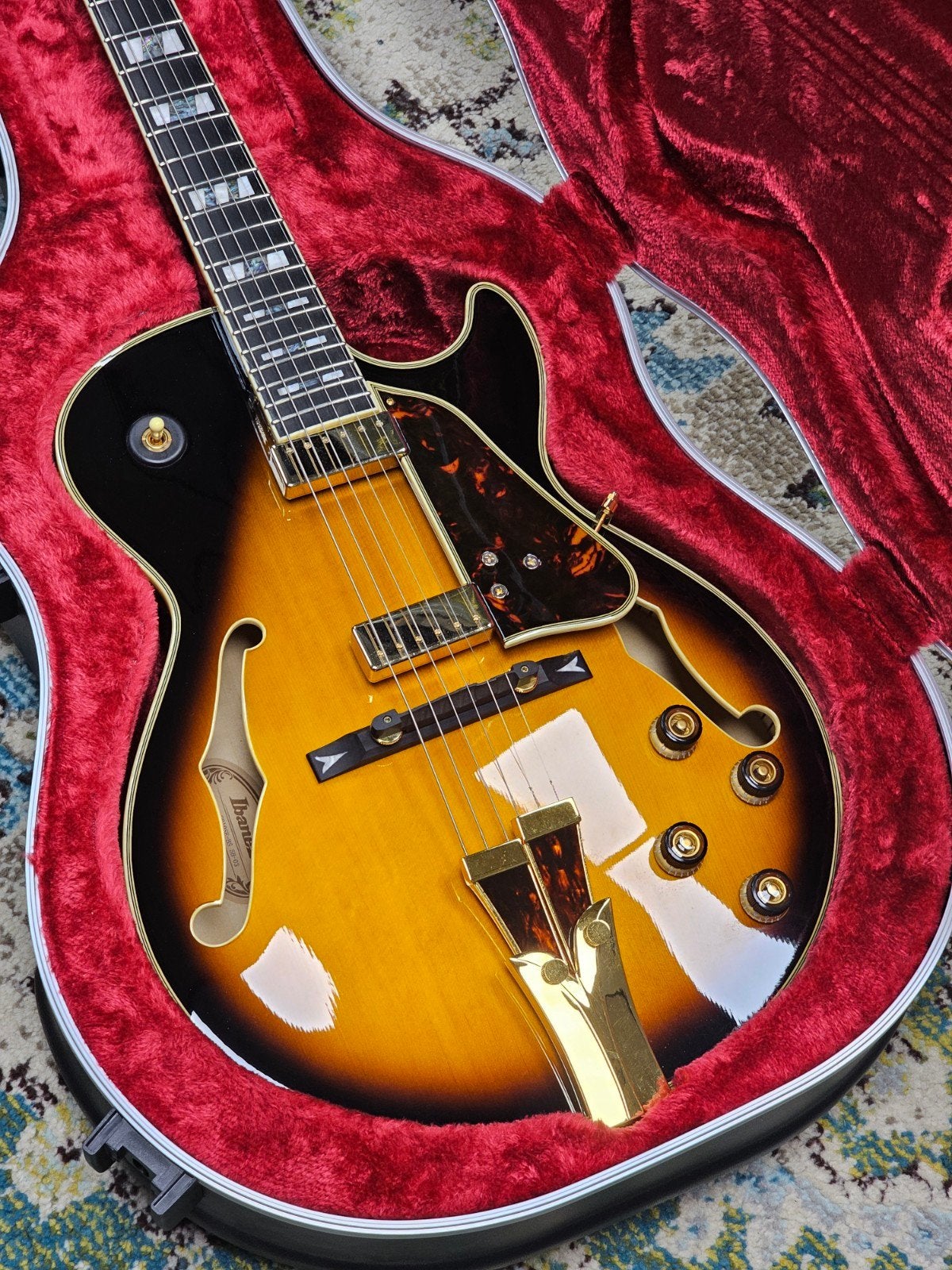 Ibanez GB10SE BS George Benson Signature, Semi-solid body, Ibanez, Hoshino Gakki Co., Ltd., 22-26, 3-chome, Shimomaruko, Ota-ku, Tokyo, Japan
