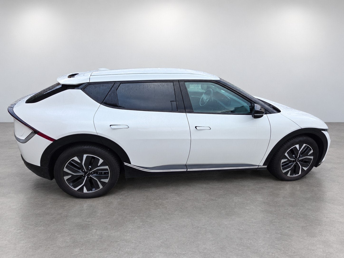 Kia EV6 PLUS 58kWh 169pk RWD 2022 Wit, Automaat, Dealer onderhouden, 750 kg, Wit