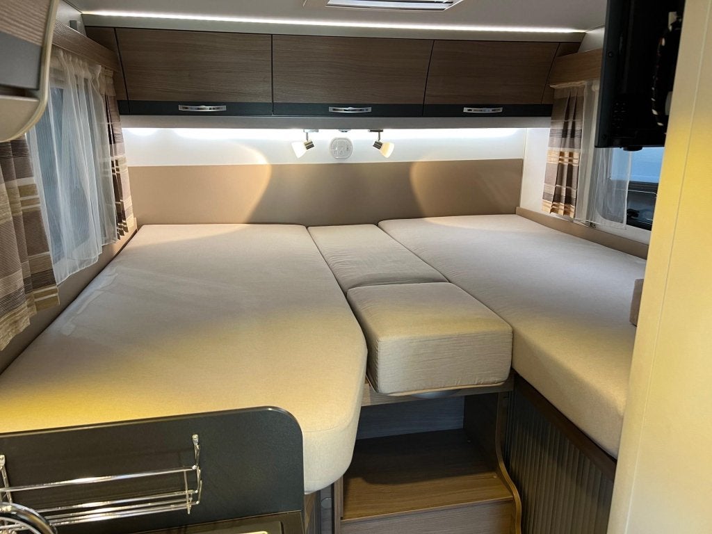 Adria Compact Axess SL Lengtebedden, TV, 1e eigenaar, Caravans en Kamperen, Koelkast, Standaard zit, Ringverwarming, Tot en met 2