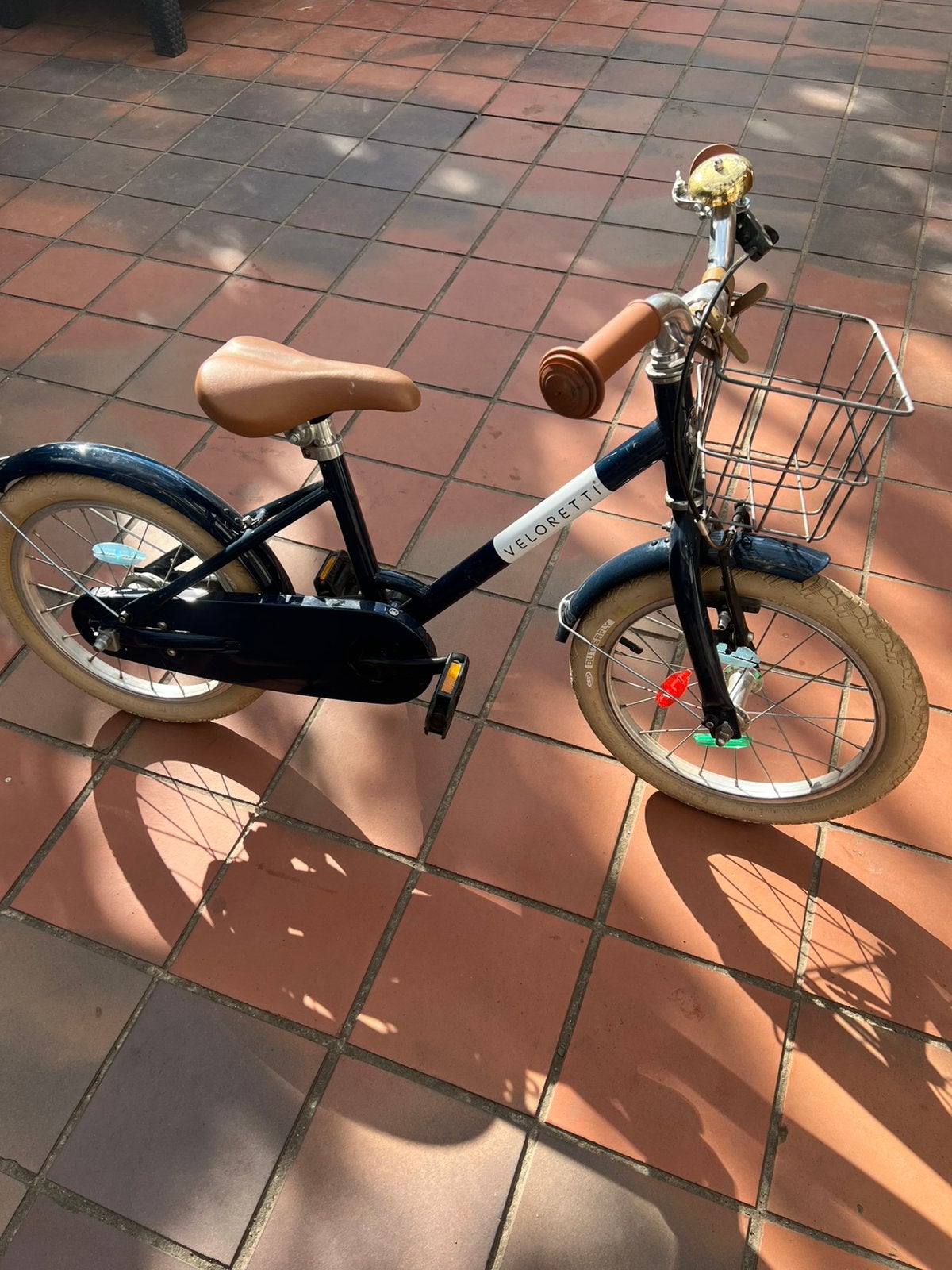 Veloretti Kinderfiets Maxi - Donkerblauw met mandje, Ophalen, Gebruikt, Terugtraprem, 16 tot 20 inch