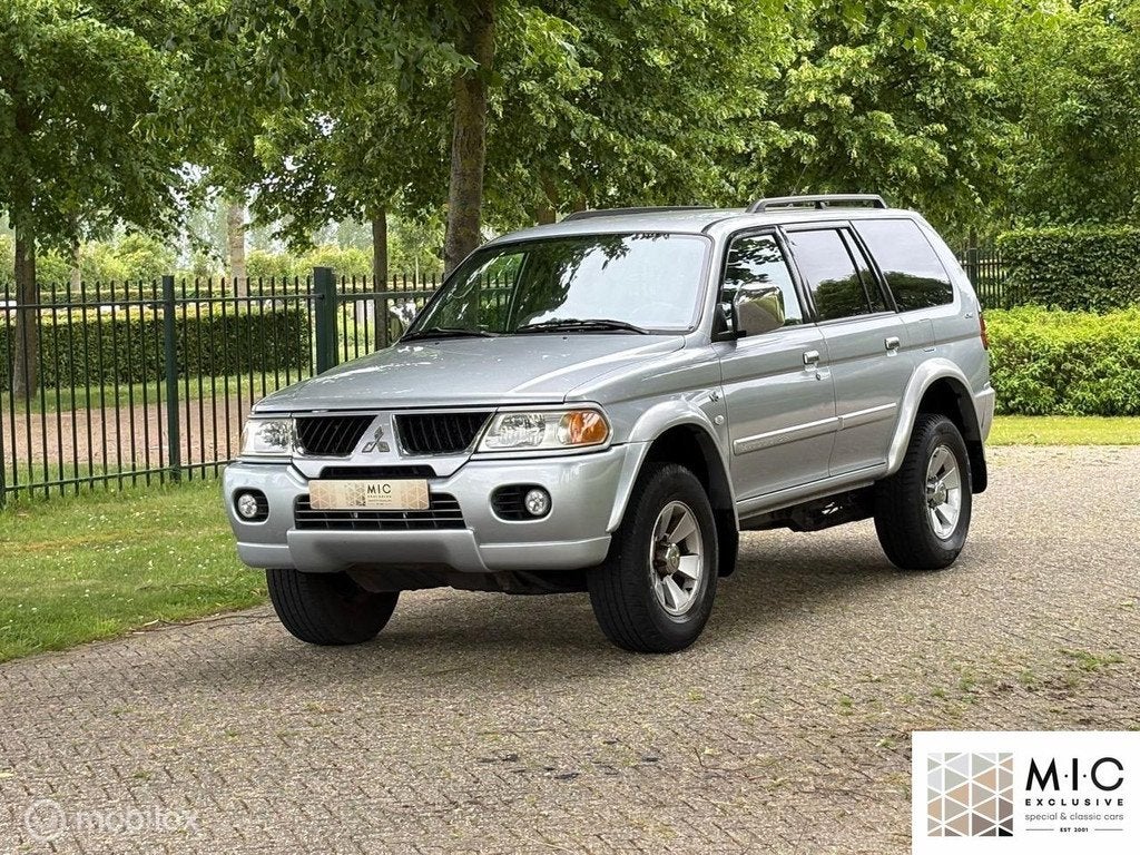 Mitsubishi Pajero Sport 3.0 V6 Intense | Inruil mogelijk., Auto's, Automaat, Gebruikt, Zwart, 2800 kg