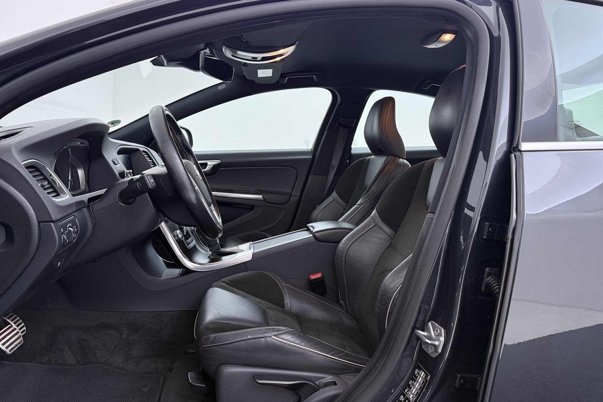 Volvo S60 1.5 T3 Nordic+ | Trekhaak | Org NL | Dealer Ond. |, Auto's, Dealer onderhouden, 4 cilinders, S60, Origineel Nederlands