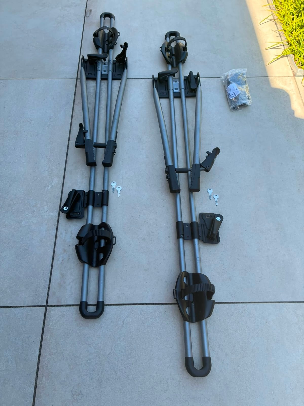 Thule fietsendrager voor dakmontage (2 stuks) freeride 532, Auto diversen, Fietsendragers, Ophalen, Brede banden, Zo goed als nieuw