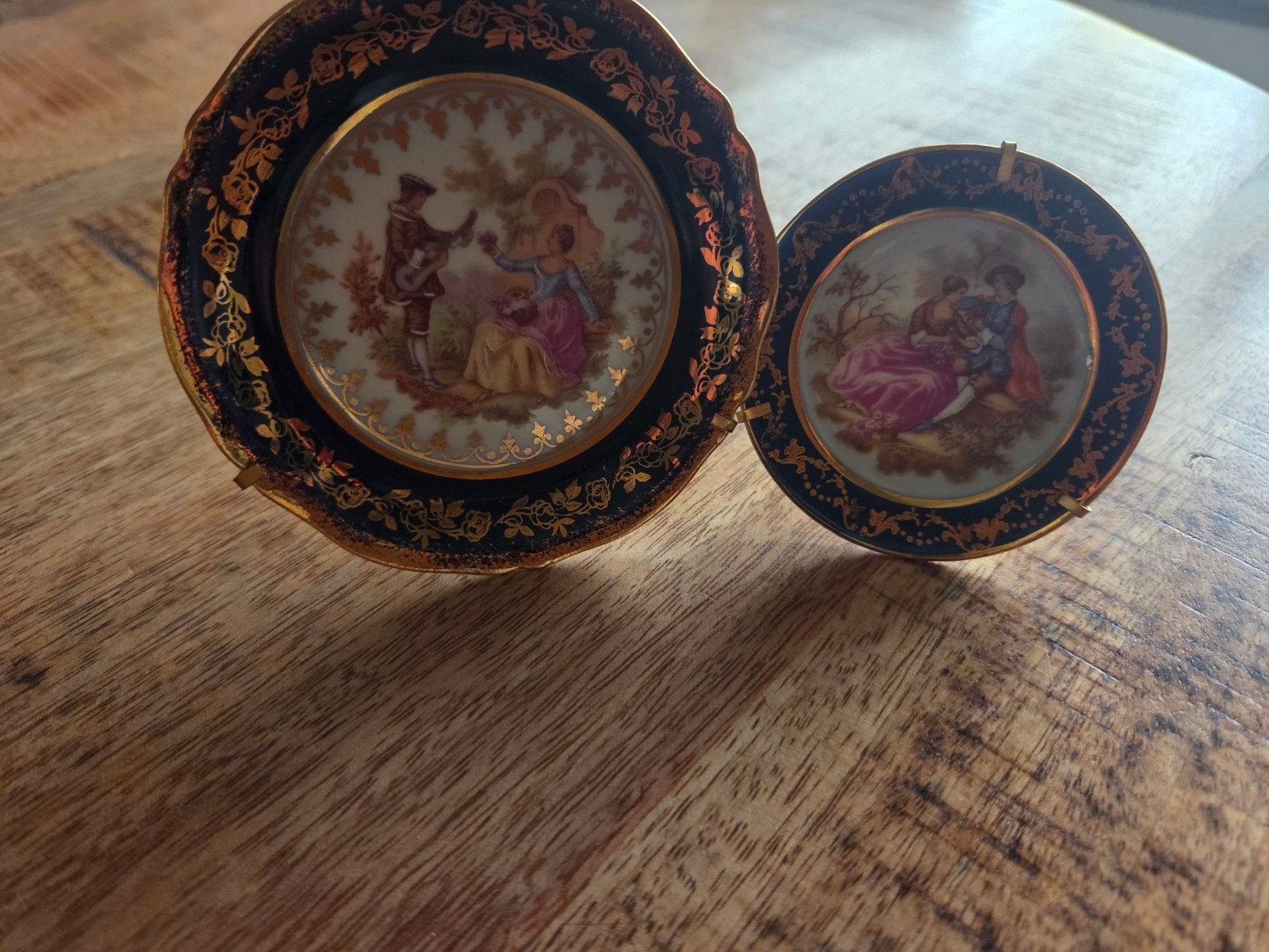 Limoges Porseleinen Sierborden - Romantische Scènes, Antiek en Kunst, Ophalen