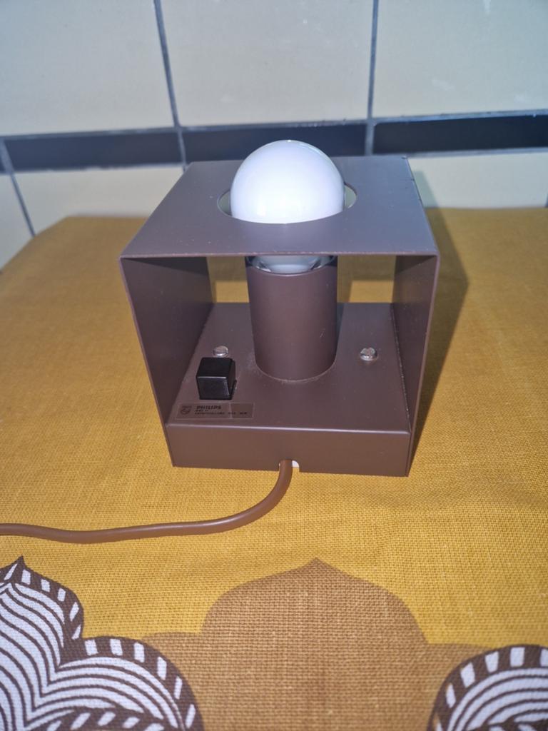 Vintage kubus wandlamp Phillips voor spiegelkop lamp, Ophalen of Verzenden, Gebruikt, Metaal, Post modern space age