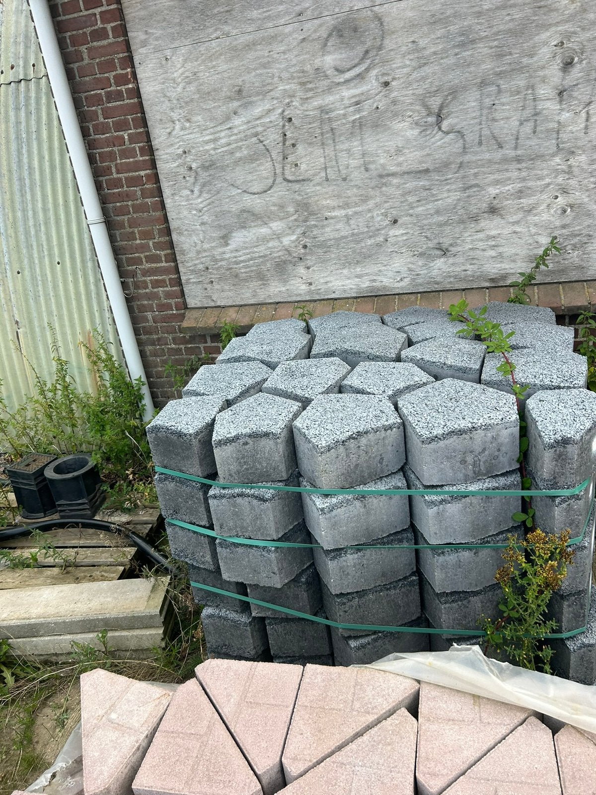 Basalton stenen, Ophalen, Zo goed als nieuw, Beton, Klinkers