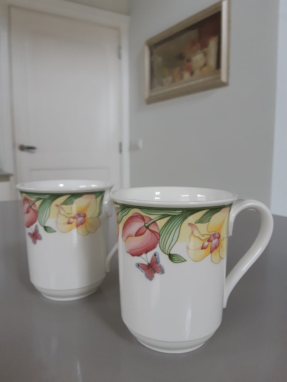 2 grote Mokken Villeroy en Boch Canari, Ophalen of Verzenden, Zo goed als nieuw, Overige stijlen, Kop(pen) en/of Schotel(s)