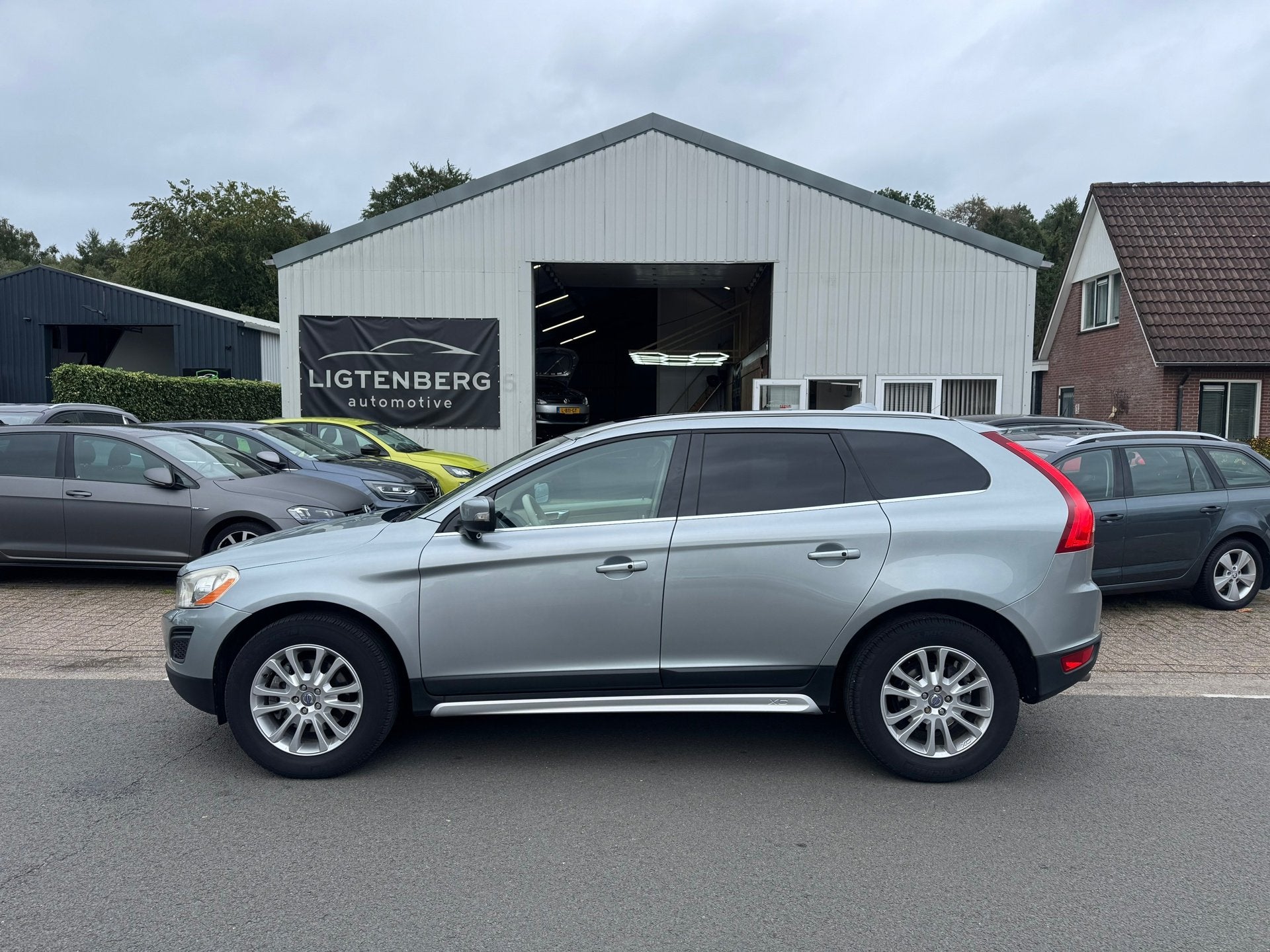 Volvo XC60 3.2 AWD Summum PANO/CRUISE/AIRCO/STLVRW/TREKHAAK, Bedrijf, XC60, Vierwielaandrijving, 244 pk