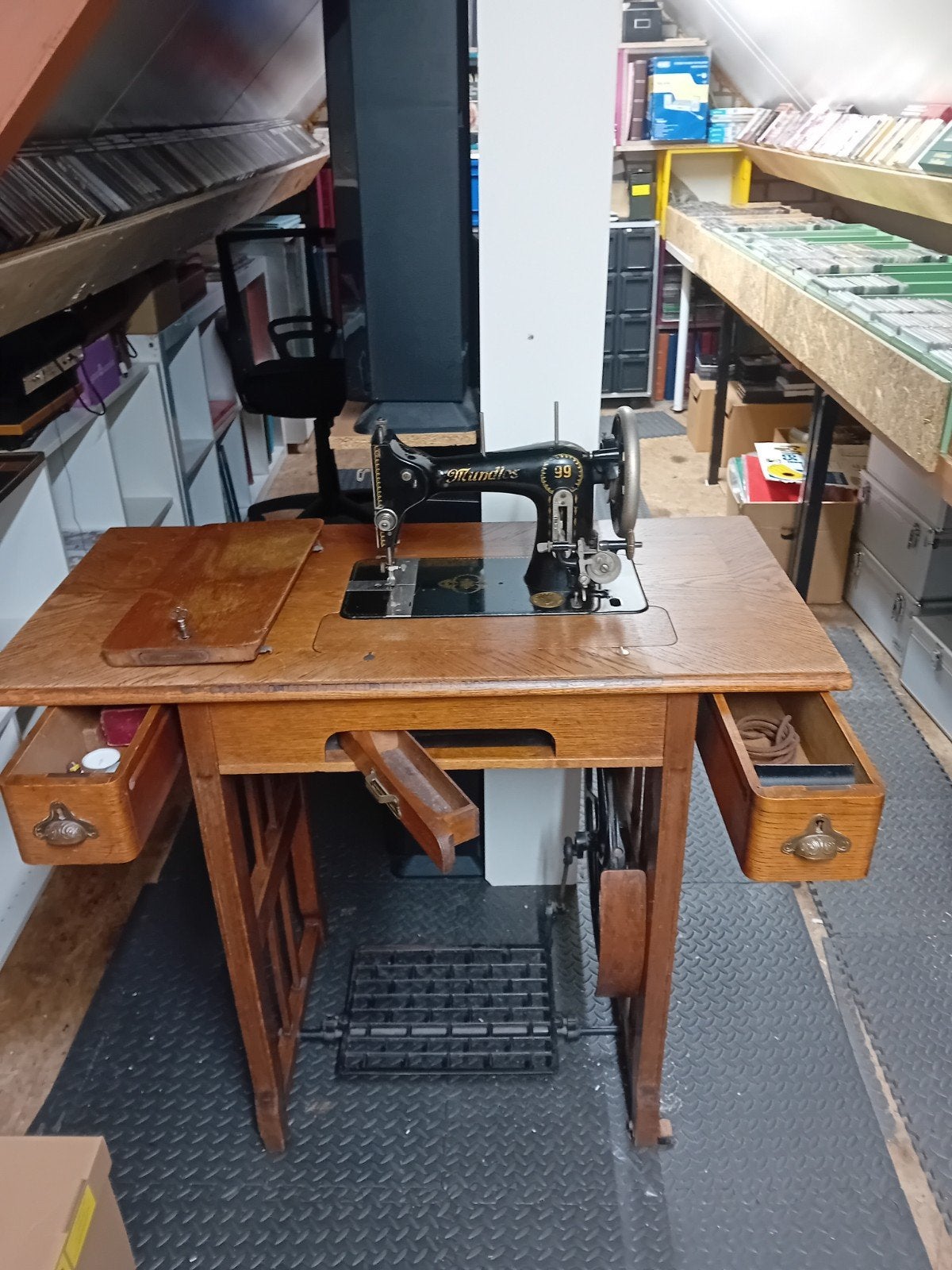 oude naaimachine meubel, Ophalen