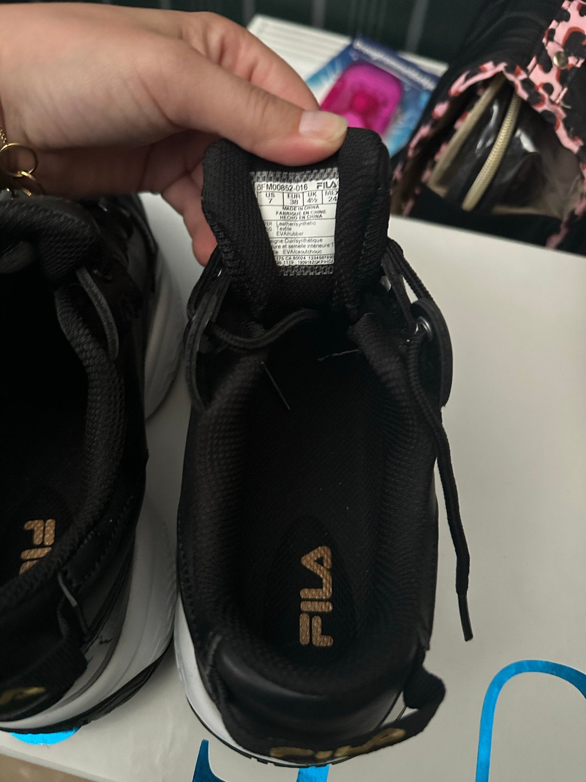 Fila Disruptor Sneakers Zwart/Goud - Maat 38, Kleding | Dames, Ophalen of Verzenden, Nieuw, Zwart, Sneakers of Gympen