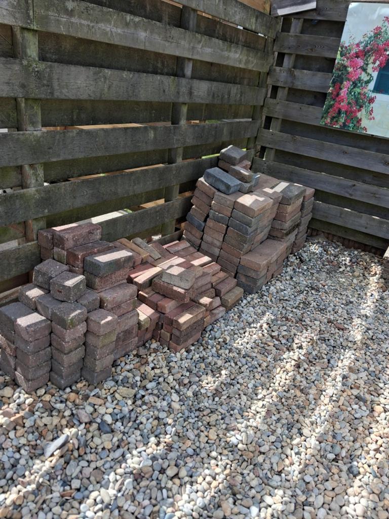 Gratis Trommelstenen Klinkers Rechthoekig vierkant, Tuin en Terras, Gebruikt, Klinkers, Ophalen of Verzenden, 10 m² of meer